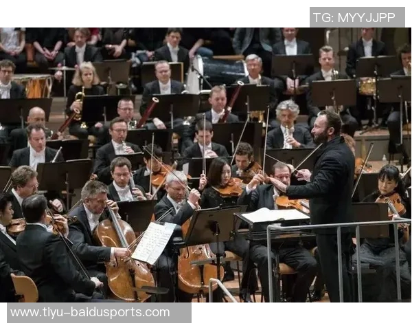 大提琴奏响终章，主火炬化作万点星光——一场无烟却满溢诗意的盛宴